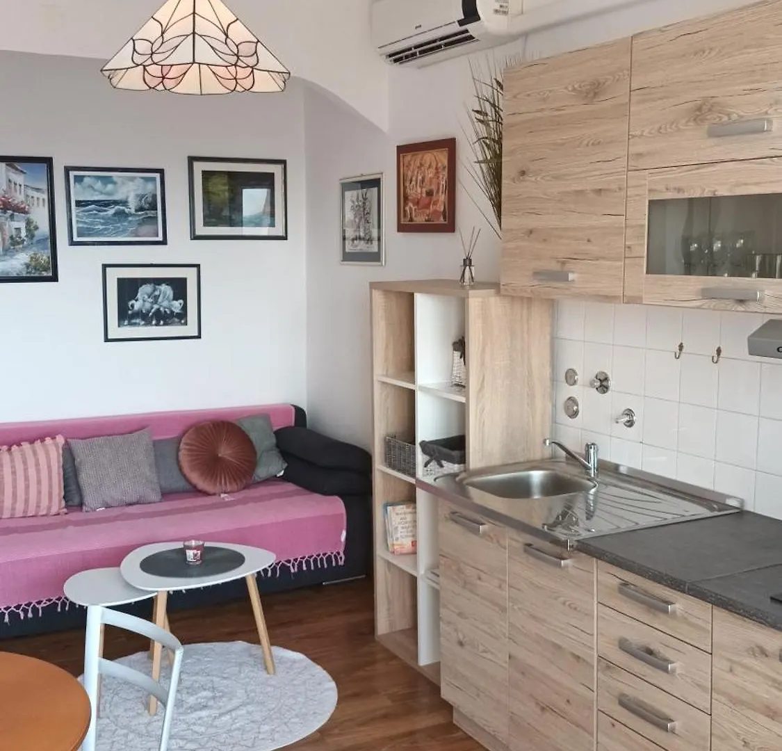 Marina View Apartment Pula 0*,